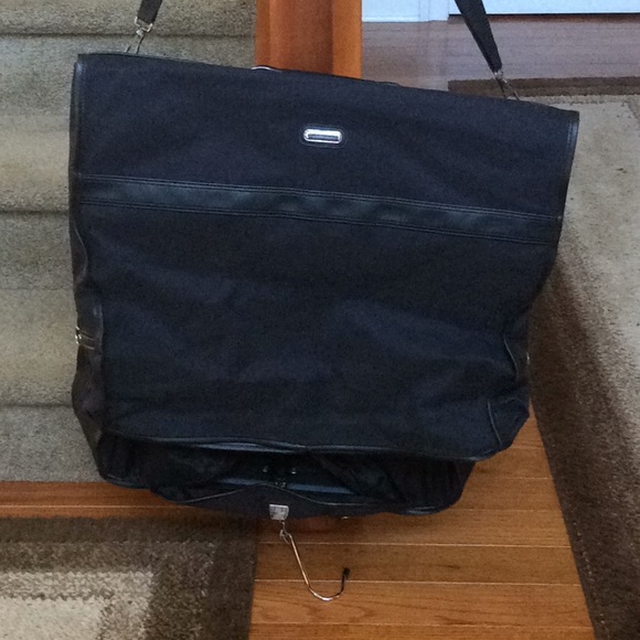 luggage for hanging clothes